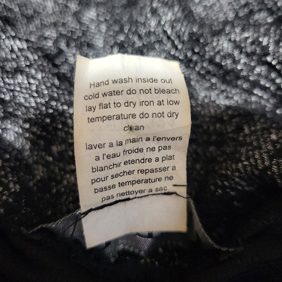 4 for $30 🌈 Pretty Woman black/silver long sleeve tunic top (medium) - Picture 6 of 7